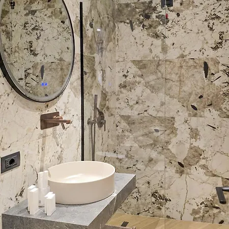 Отель Harbour Boutique *