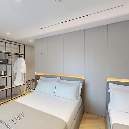 Отель Harbour Boutique